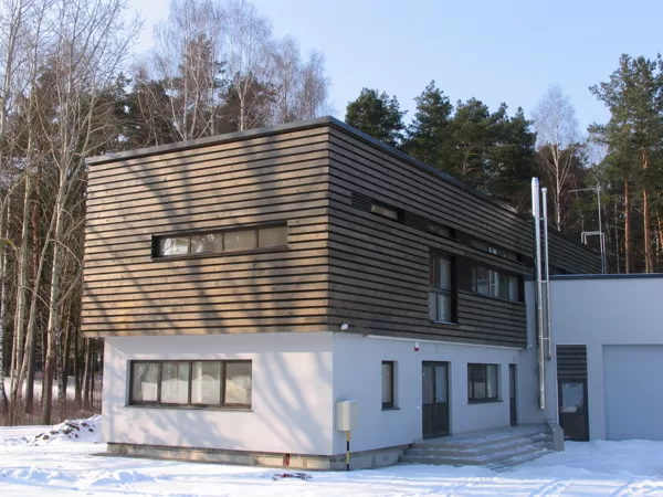 SAIMNIECĪBAS ĒKAS KOMPLEKSS Rīga, Mazā Juglas iela / Tehn. projekts 2003 / Realizēts 2004