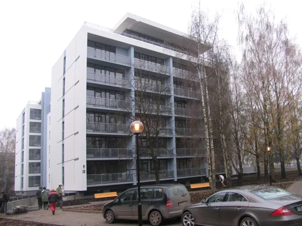 DAUDZDZĪVOKĻU DZĪVOJAMĀ ĒKA Rīga, Dzelzavas iela / Tehn. projekts 2004 / Realizēts 2005