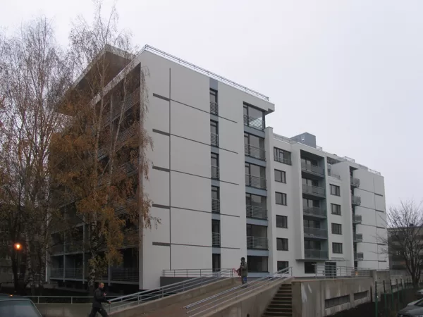 DAUDZDZĪVOKĻU DZĪVOJAMĀ ĒKA Rīga, Dzelzavas iela / Tehn. projekts 2004 / Realizēts 2005