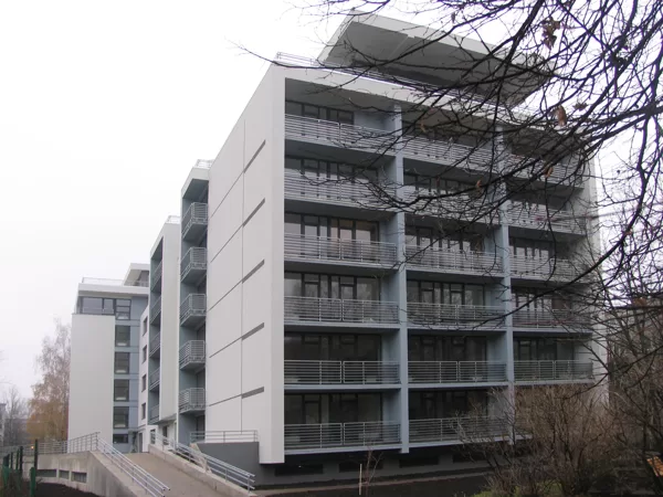DAUDZDZĪVOKĻU DZĪVOJAMĀ ĒKA Rīga, Dzelzavas iela / Tehn. projekts 2004 / Realizēts 2005