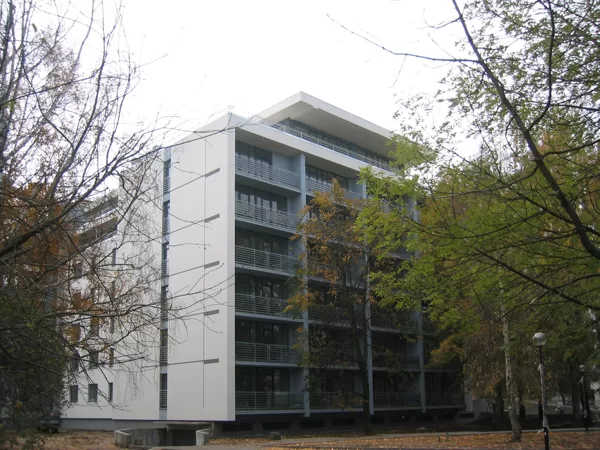 DAUDZDZĪVOKĻU DZĪVOJAMĀ ĒKA Rīga, Dzelzavas iela / Tehn. projekts 2004 / Realizēts 2005